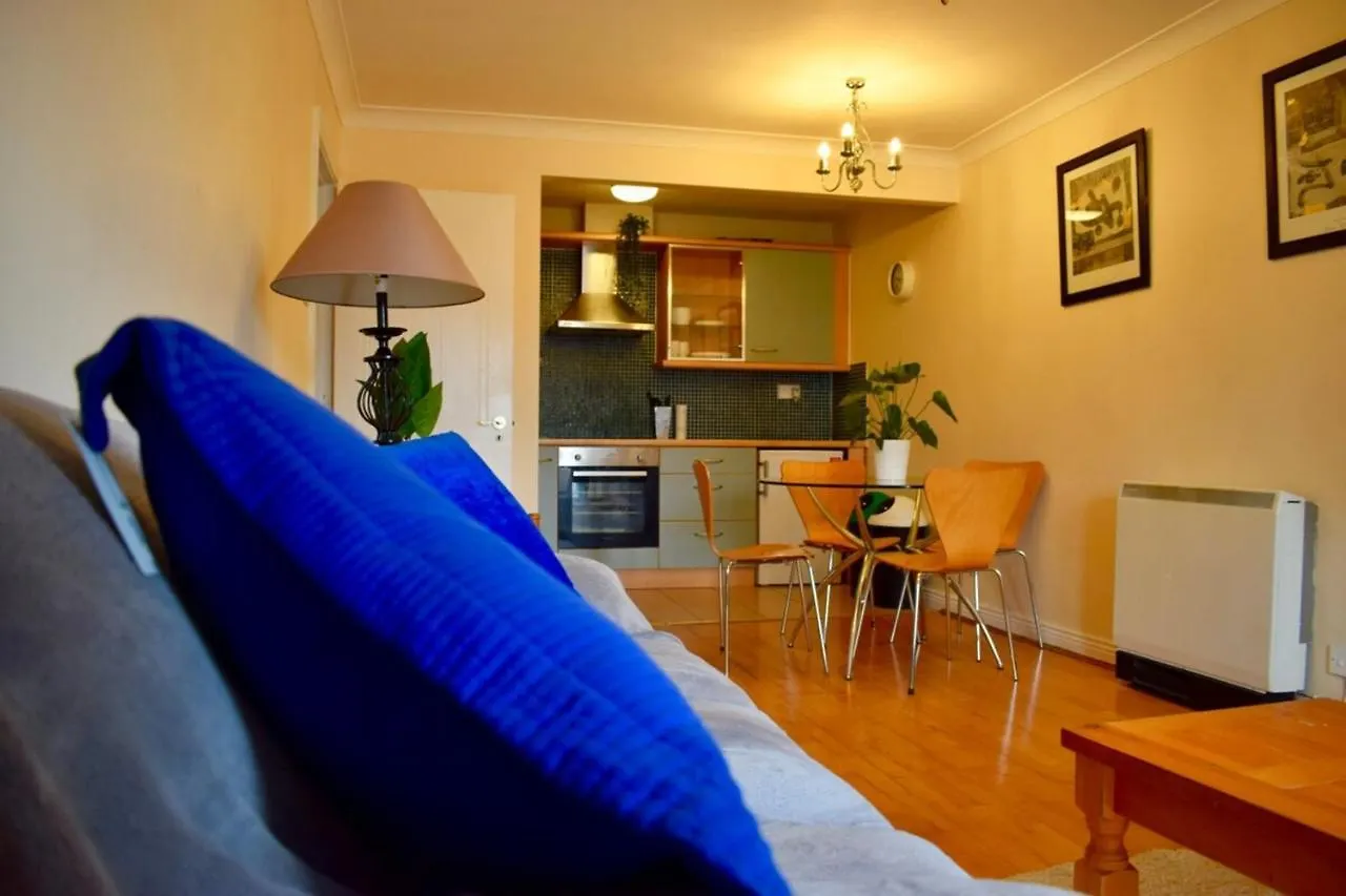 2 Bedroom Apartment Beside Merrion Square Dublin