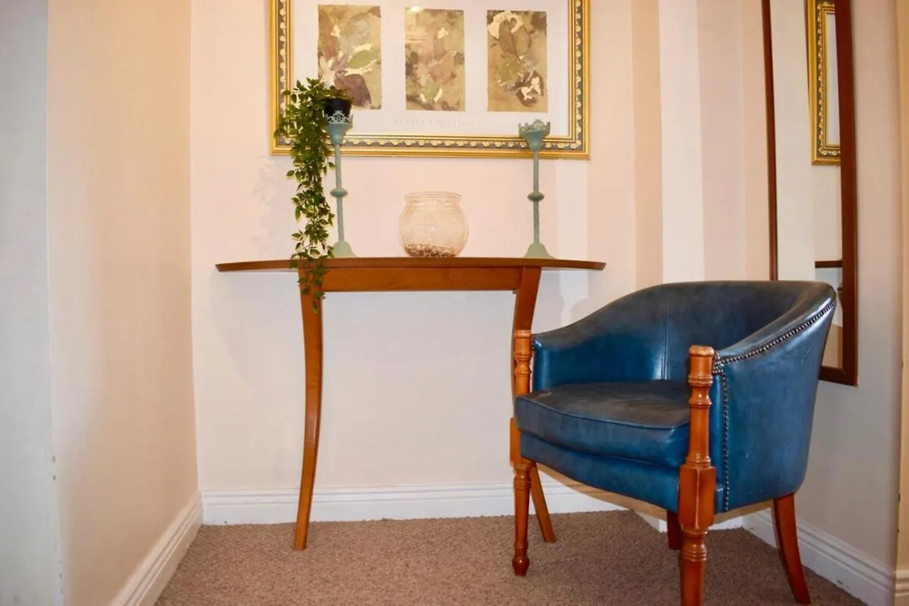 2 Bedroom Apartment Beside Merrion Square Dublin